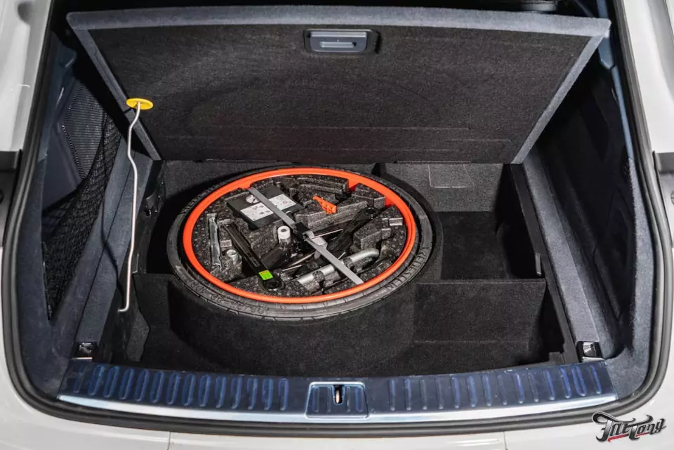 Porsche Cayenne Coupe. Музыкальная система взамен штатного Bose. Комплексная шумоизоляция салона.